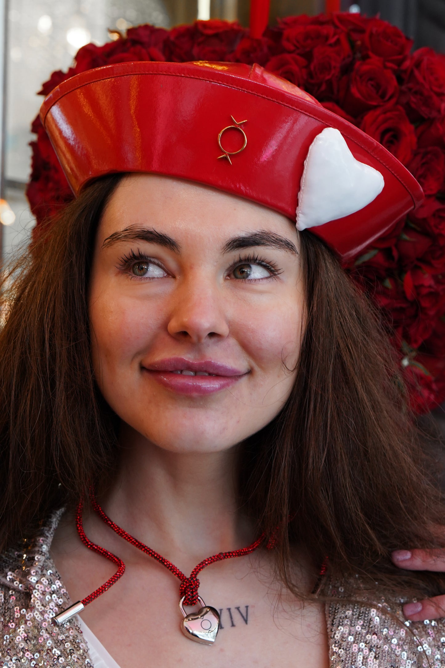 White Lacquer Heart Sea Hat